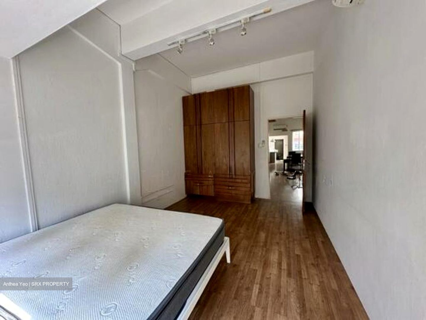 River Valley Apartments (D10), Apartment #637329201